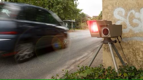 Geblitzt gleich hinter Verkehrs- oder Ortsschild: Diese Regeln geben Ihnen rechtliche Chancen