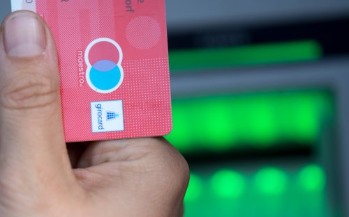 Bei Banken und Sparkassen: Girocard wird mit praktischen neuen Funktionen ausgestattet