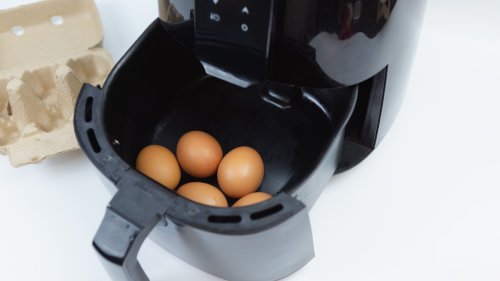 Frühstücksfrust: Warum Eier aus der Heißluftfritteuse keine gute Idee sind