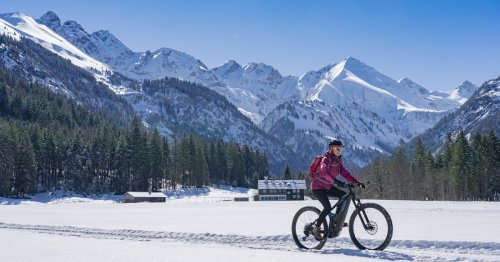 E-Bike fahren trotz eisiger Kälte: Mit diesen Tipps geht alles glatt