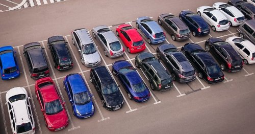 Bundesgerichtshof überrascht mit Urteil: Neue Verkehrsregel auf Parkplätzen