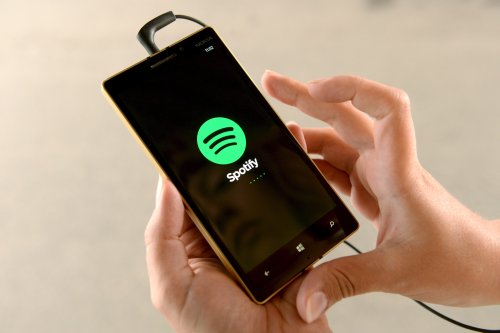 Spotify: KI-Tool übersetzt Podcasts mit der Stimme des Sprechers - auch auf Deutsch