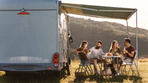 Campen auf normalen Parkplätzen: Wer gegen die Regeln verstößt, zahlt hohes Bußgeld