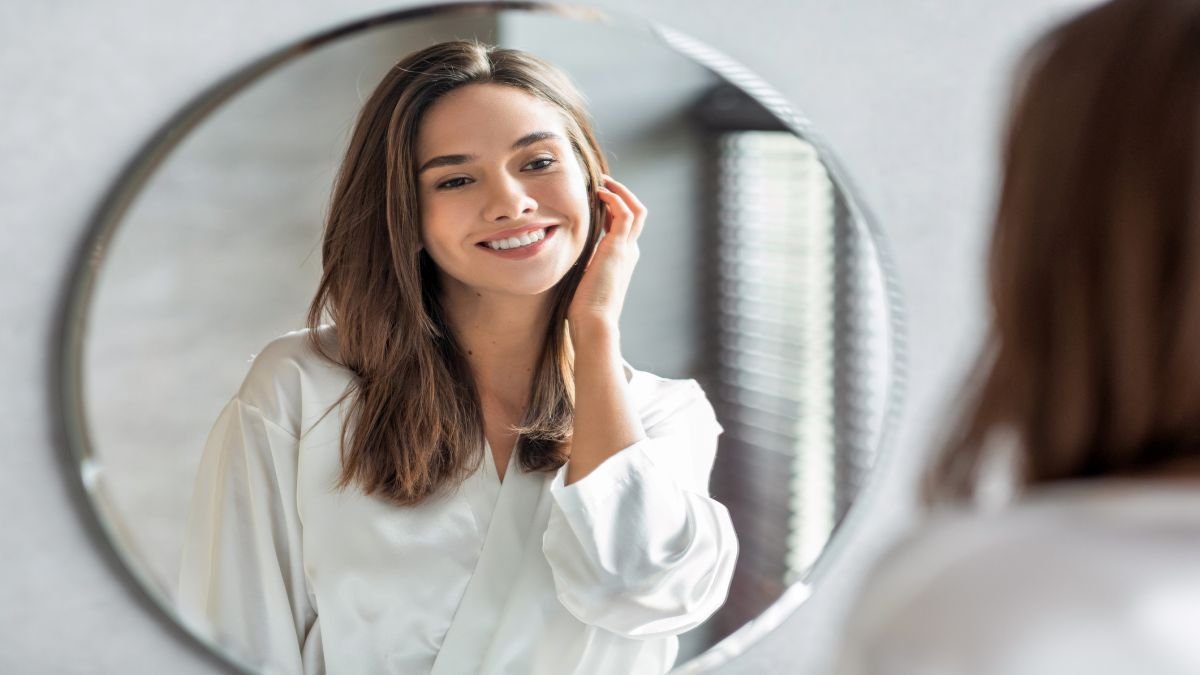 Karottensaft & Tomatenmark: Diese simplen Tricks von Top-Dermatologin sorgen für faltenfreie Haut