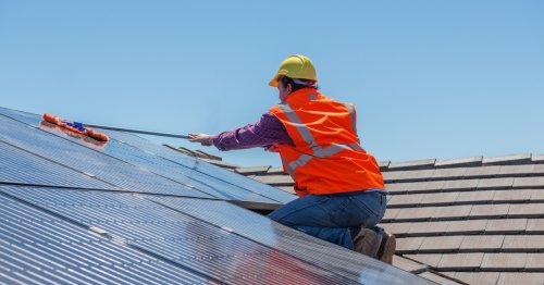 Reinigung einer Photovoltaikanlage: So gehen Sie am besten vor