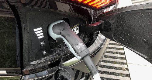 E-Autos bei Regen laden: Das rät Autohersteller Škoda den Fahrern
