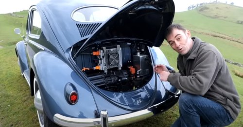 66 Jahre alter Käfer auf E-Auto umgebaut: Jetzt fährt er mit Tesla-Technik