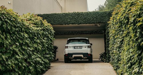Vor der eigenen Garage parken: Warum Sie das besser lassen sollten
