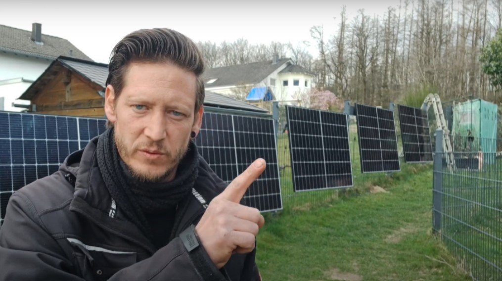 Zaun-Solaranlage übertrifft alle Erwartungen: Mega-Ertrag lässt Besitzer jubeln
