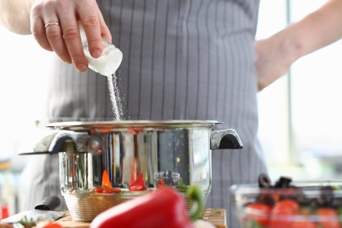 Salzgenuss mit Bedacht: Worauf Sie bei klassischem Speisesalz unbedingt achten sollten