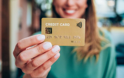 Mit bis zu 45 Euro Prämie: Zwei kostenlose Kreditkarten im Überblick