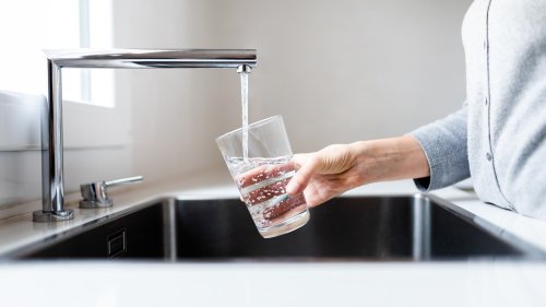 Mikroplastik im Leitungswasser: So vermeiden Sie es