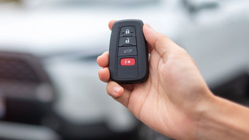 Batterie tot, Auto zu? Das versteckte Feature kennt fast niemand