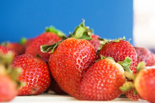 Müssen Erdbeeren vor dem Essen in Salzwasser gewaschen werden?