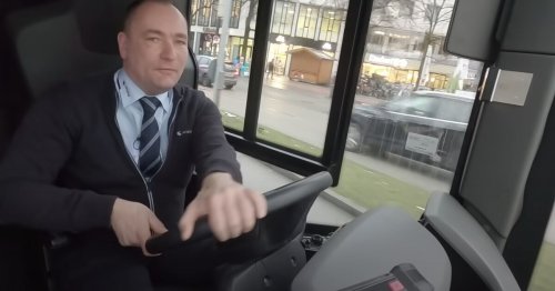 Familienvater bleibt kaum was übrig: So viel verdient er als Münchner Busfahrer