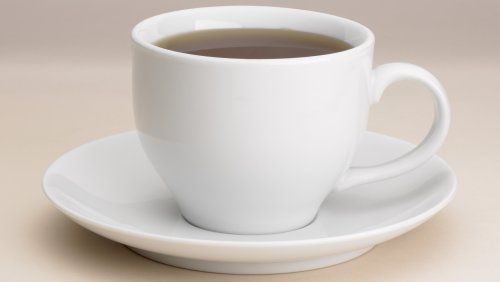 Teestein im Becher: So werden Sie die unschönen Ablagerungen los