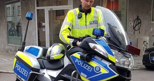 Das Problem sitzt hinterm Lenker: Polizist liest Lärm-Bikern die Leviten