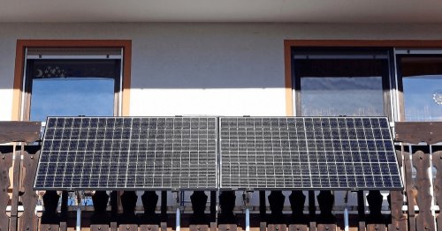 Genialer Kasten: Strom aus Balkonkraftwerke speichern, statt einspeisen