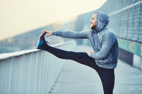 Dehnen hält fit: Aber 7 Fehler macht dabei fast jeder
