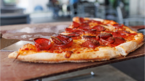Wie vom Italiener: Für diesen Pizzateig brauchen Sie keine Hefe