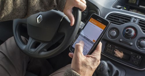 Polizei greift bei Handys durch: Täglich verlieren 100 Menschen den Führerschein