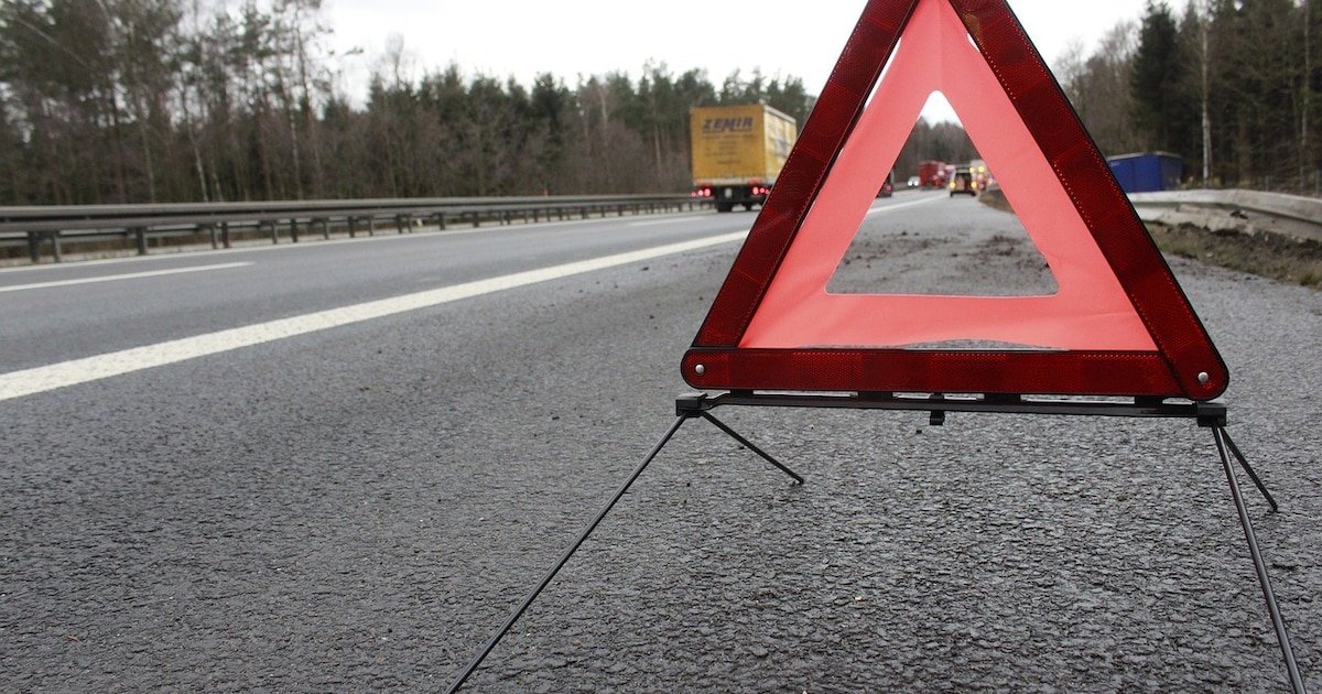 Neue Regelung: In diesem Land dürfen Warndreiecke bald nicht mehr genutzt werden
