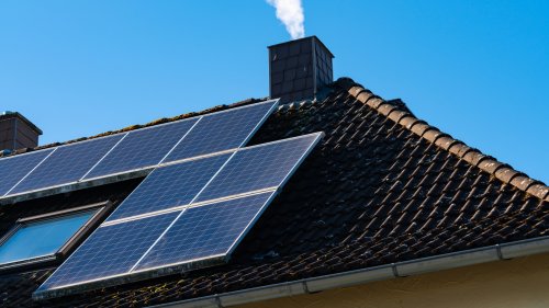 Darf ich PV-Kabel durch einen Kamin verlegen? Das müssen Sie beachten