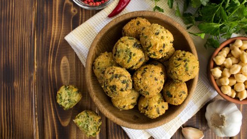 Falafel aus dem Airfryer: So gelingen Ihnen knusprige und saftige Bällchen