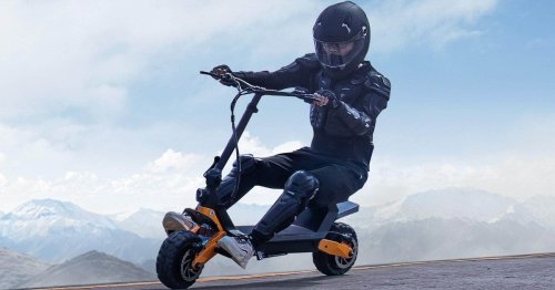 Garantiert nicht legal: E-Scooter wird zum 50-km/h-Gokart