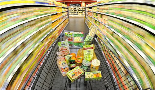 Im Juli lag die Teuerungsrate bei 7,5 Prozent - und damit fast genau so hoch wie im Monat zuvor. Das bestätigte das Statistische Bundesamt. Welche Produkte den größten Preissprung machten und wie Sie Ihre persönliche Inflation ausrechnen können, verraten wir Ihnen hier.