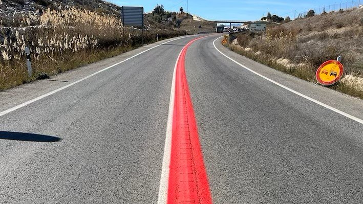 Spanien führt besondere Straßenmarkierung ein: Darauf müssen Urlauber achten