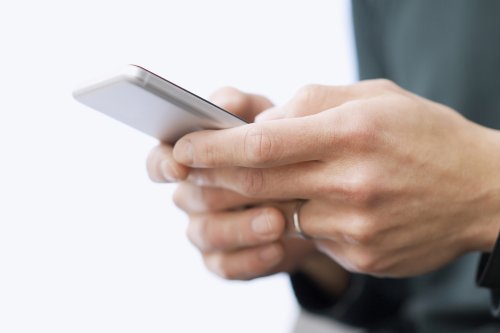 Bis zu 27 Prozent mehr Kalorien: Brauchen wir bald eine Smartphone-Diät?