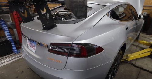 Tesla fährt nun mit Diesel: Er kommt jetzt fast 4.500 Kilometer weit