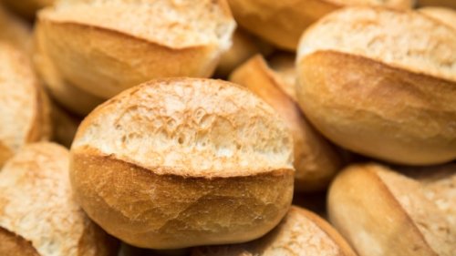 Brötchen in nur zehn Minuten selber machen: So einfach geht der Blitz-Teig