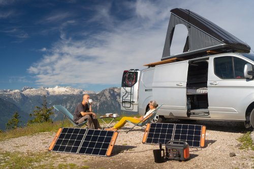 Stromaggregate gibt es mit Benzin, Diesel, Handkurbel und mittlerweile sogar mit Solarenergie (Powerstation). Wir zeigen Ihnen die unterschiedlichen Vertreter und klären, worauf Sie achten sollten.