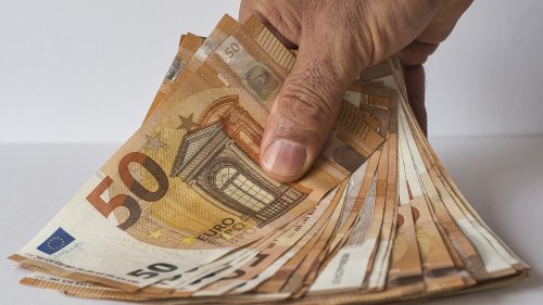 Gerüstet für eine Notlage: Wieviel Notfall-Bargeld Sie unbedingt immer daheim haben sollten