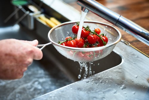Vor dem Verzehr: Ist es notwendig, Obst und Gemüse zu waschen?