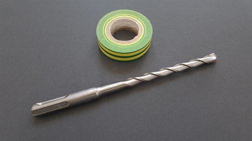 Bohrpannen adé: Mit diesem Klebeband-Trick gelingt jedes Loch