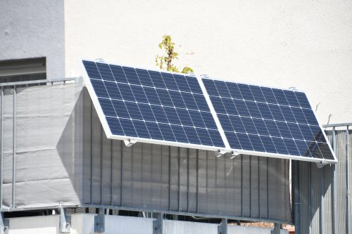 Eigenen Strom herstellen: Können Solaranlagen für den Balkon das Versprechen halten?