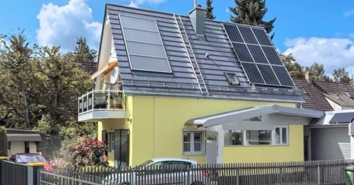 Keine Ausgaben für Warmwasser: Rentner lebt in autarkem Solarhaus
