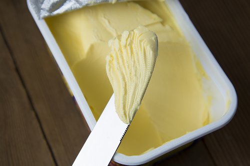 Margarine noch schlimmer als Butter? Jede Sorte verunreinigt