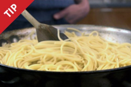 How to Quickly Cook Pasta in a Frying Pan - Videos
