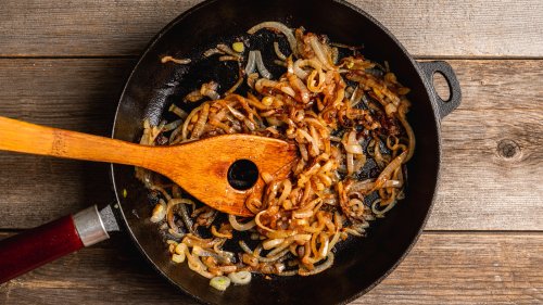 The Perfect Amount Of Vinegar For Delicious Caramelized Onions - Chowhound