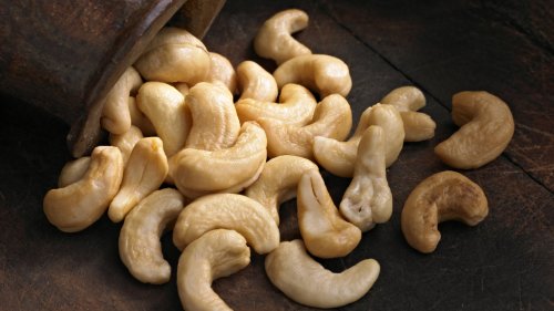 What Sets Costco's Black Label Cashews Apart From The Standard