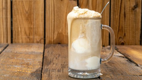 You Only Need 2 Ingredients For A Bourbon Root Beer Float That Tastes Like Heaven