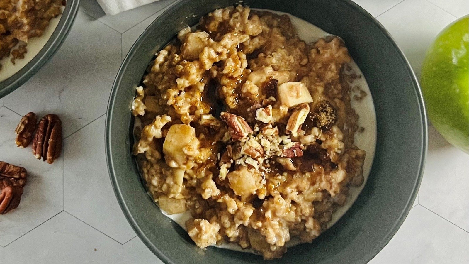 Apple-Cinnamon Slow Cooker Steel-Cut Oatmeal Recipe