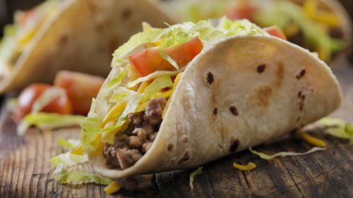 The Common Topping You Probably Won't Find On Traditional Mexican Street Tacos