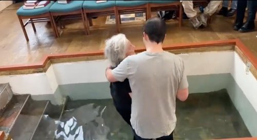 ‘Jesus always wins’: Pastors celebrate baptism of 77-year-old woman with Parkinson’s