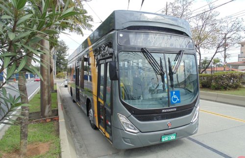 Florianópolis ganha ônibus elétrico abastecido por energia solar - CicloVivo