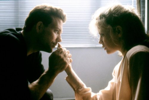 9 semaines ½ : Adrian Lyne a voulu "briser" Kim Basinger pour une scène choc coupée au montage